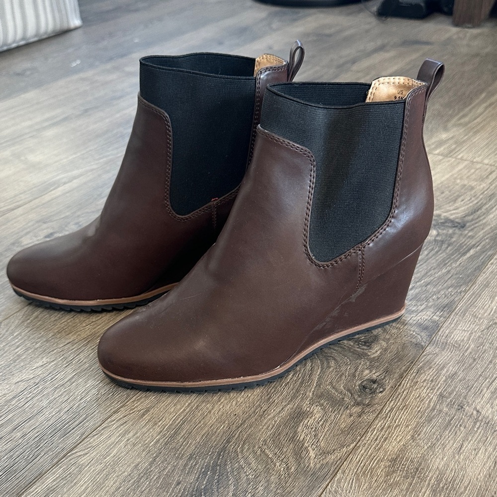 Soul Naturalizer Brown wedge booties women’s size 9.5